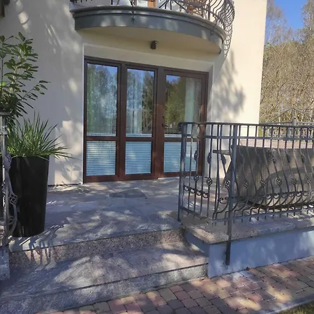 Karla, apartamenty i pokoje w Dębkach-3